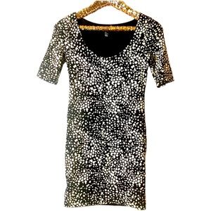 H&M Basic Women’s Black White Scoop Neck SS Bodycon Dress Size S